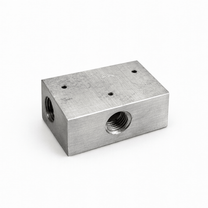 14" 15,000 PSI female NPT tee high-pressure flowline fitting for oil and gas operations, heavy-duty API-style integral fitting for flowline and wellhead systems