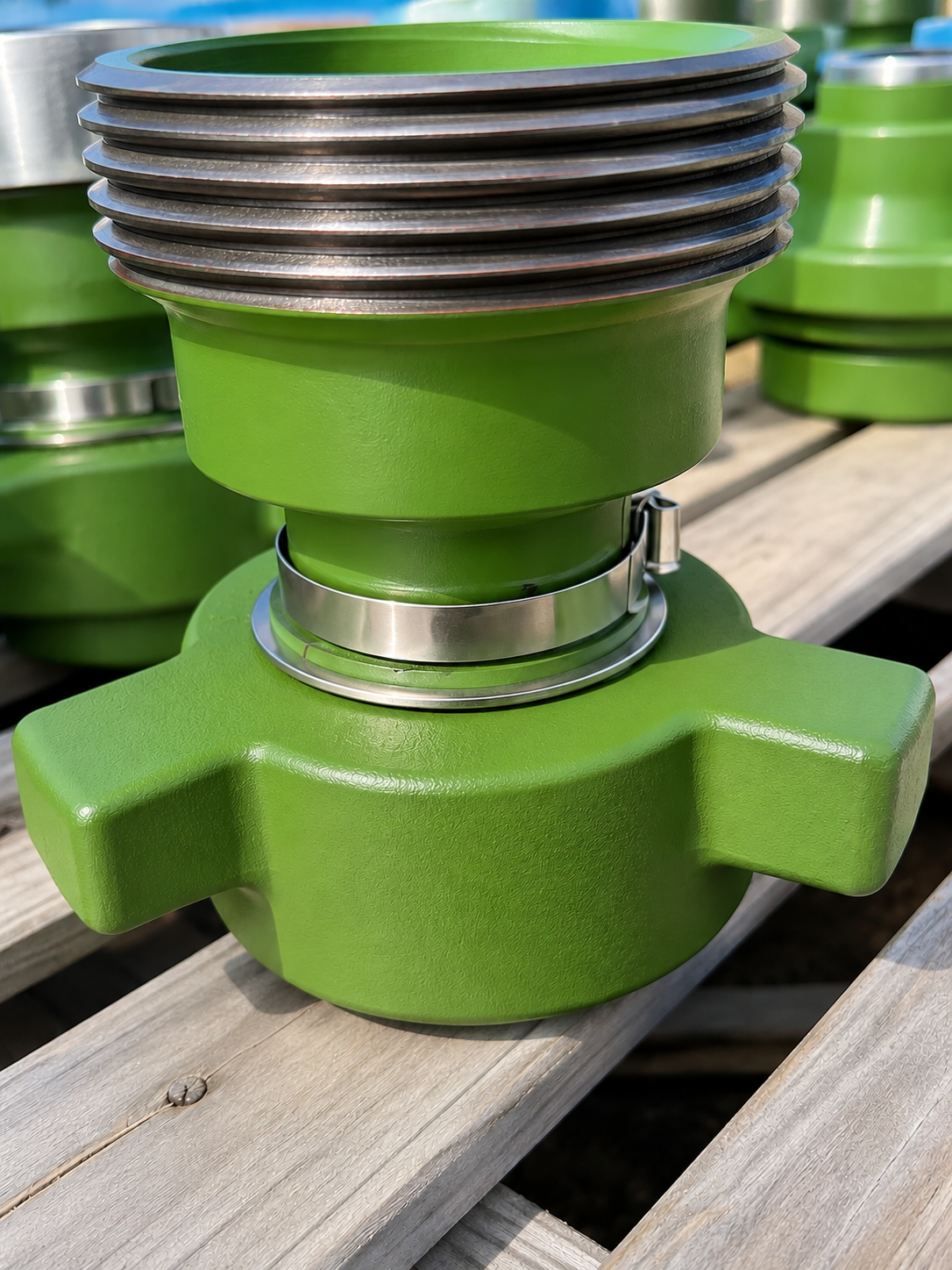 Crossover Adapter – 3" FIG 1502 Female (Thread) x 2" FIG 1502 Male (Wing) | Sour Service (H2S)