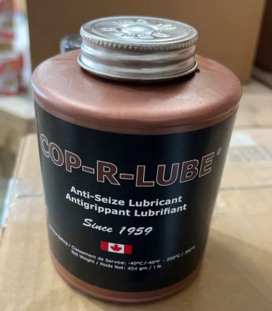 Heavy-duty copper anti-seize compound for hammer union thread protection, ideal for 1502 iron and oilfield flowline equipment maintenance