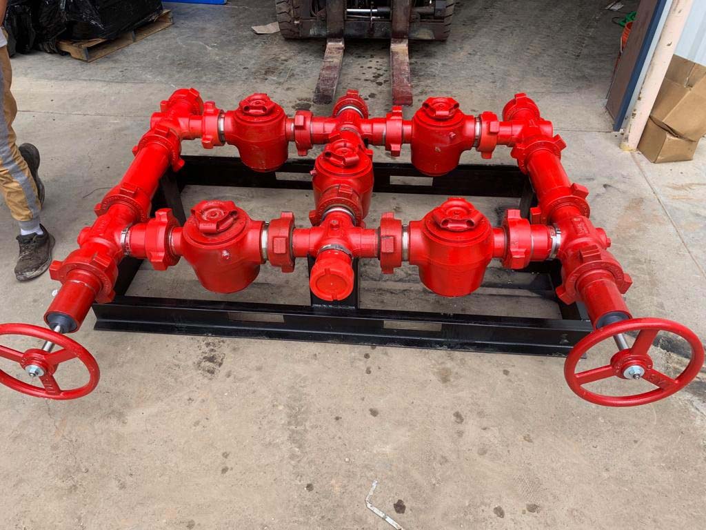 trash catcher manifold for oilfield flowback and flowline equipment with 1502 iron, high pressure filtration and debris control system