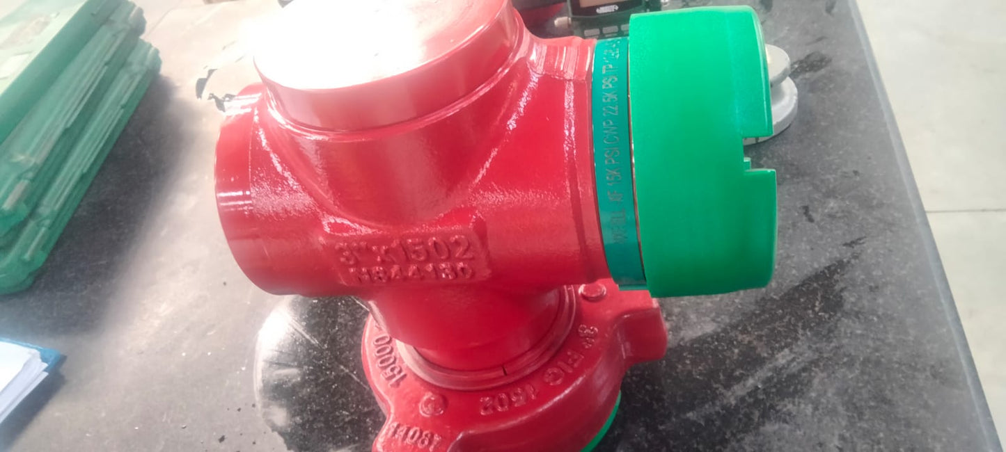 Lightweight Double Cushion Elbow – 3" FIG 1502 Male (Wing) x 3" FIG 1502 Female (Thread) | XF Model