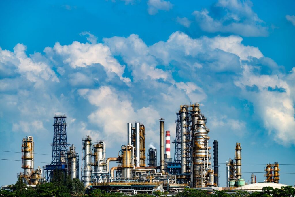 Oil refineries - Pipelines (vast networks for efficient land transport) Oil Tankers (for transport across oceans) Refineries (complex facilities with various units) Distillation Towers Catalytic Crackers Reformers